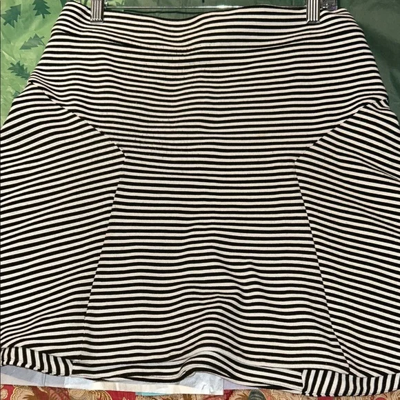 Express Monochrome Striped Skater Skirt - Picture 4 of 5